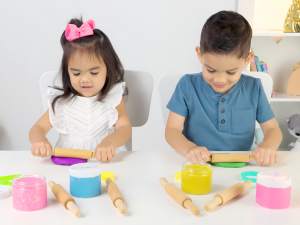 kids playing with sensationlly ot rolling pins