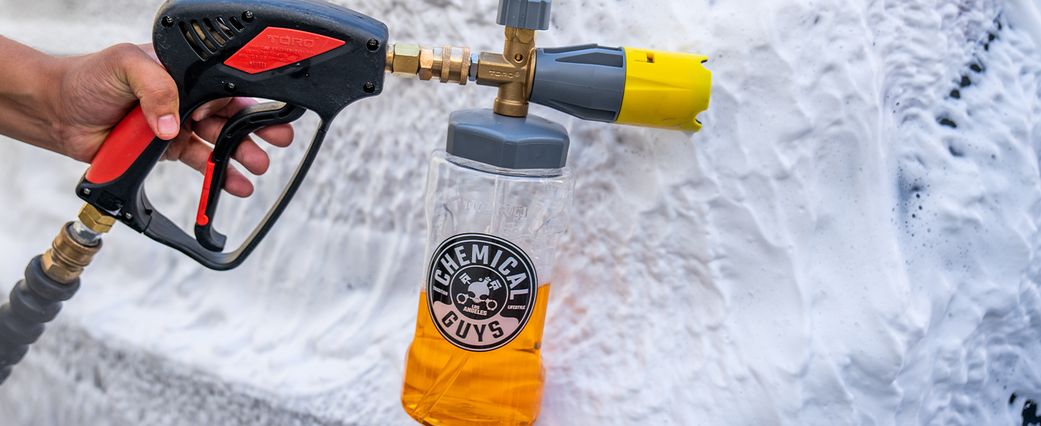 Easy-connect foam cannon bottle with wide opening for quick fills and refills