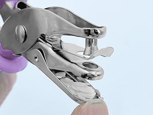 single hole puncher
