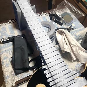 img-white-gitar