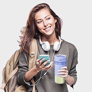 Feature: Compact portable blender for smoothies.