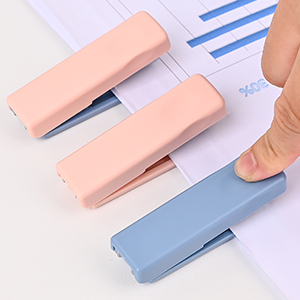 Desktop Stapler with Staples