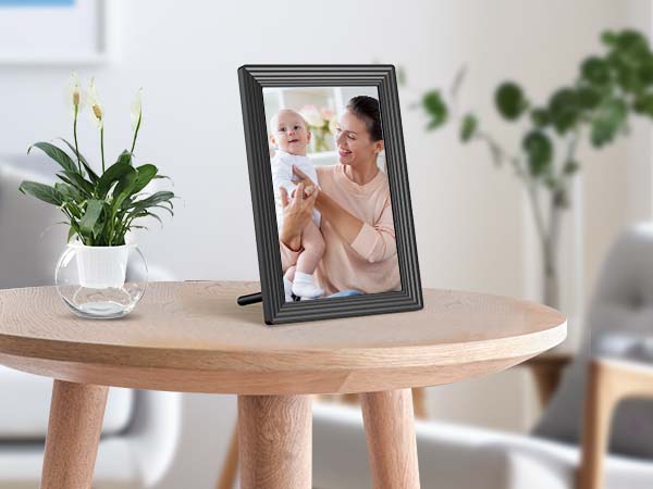 Frameo 10.1" WiFi Digital Picture Frame
