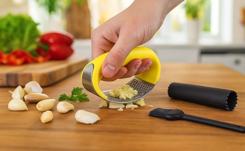 garlic press