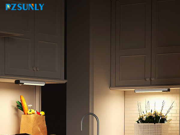 Text reads 'ZSUNLY'. Series of mounted ceiling track lights in dark room setting, showing various installation angles and positions.