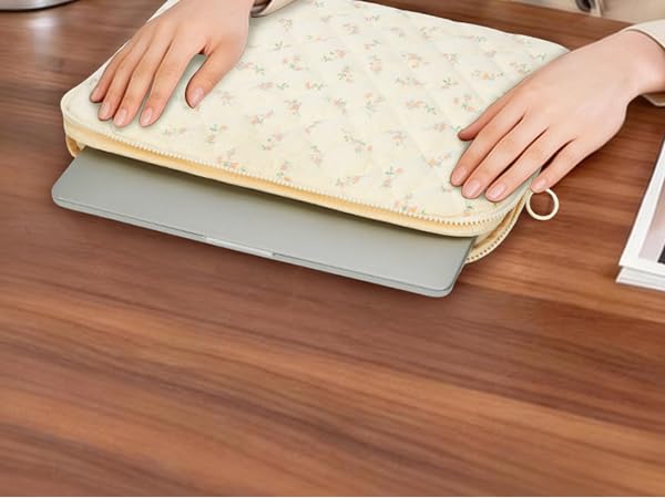 quilted laptop sleeve