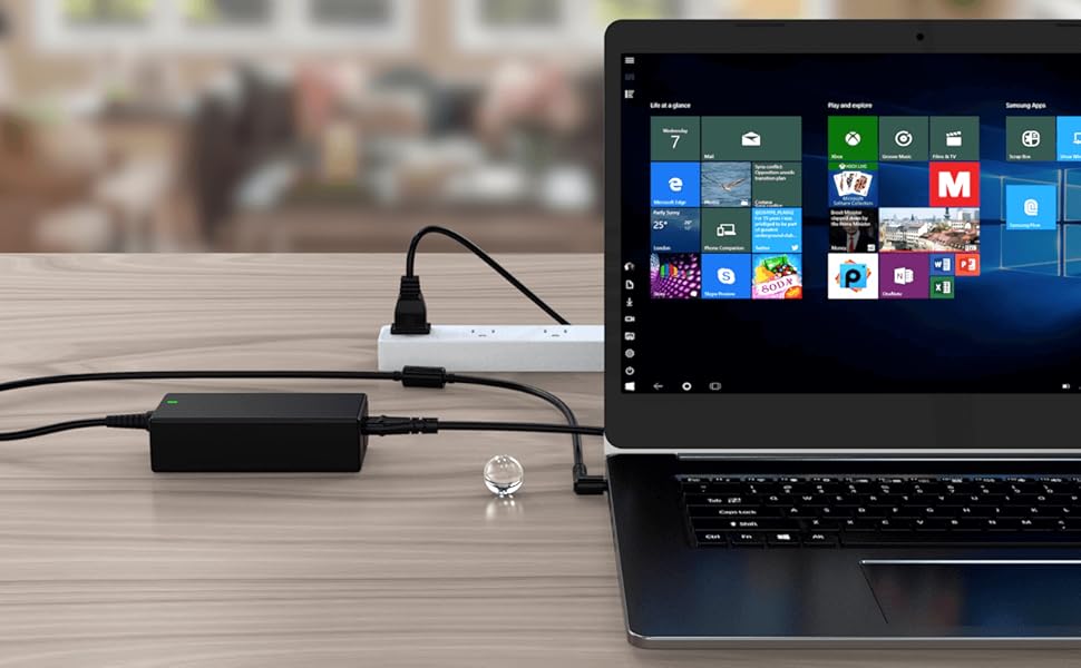Universal laptop charger