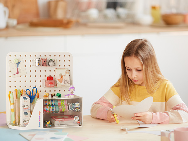 desk organizers and accessories