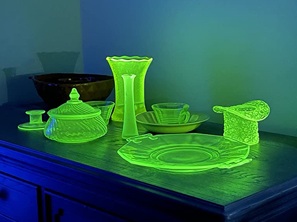 Uranium glass inspection