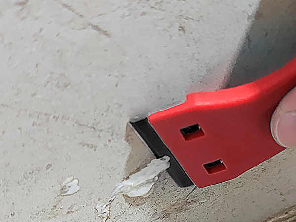 plastic razor blade