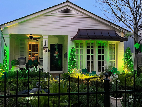 green christmas string lights