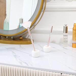 toothbrush holder with cover