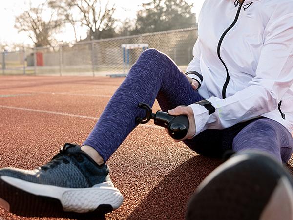 runners using Q2 mini massager