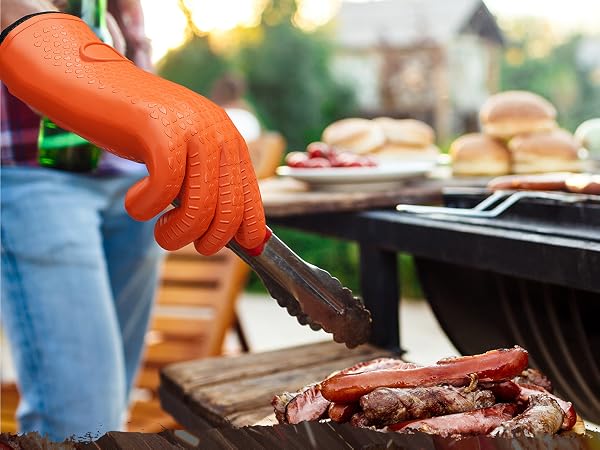 this silicone gloves for cooking consist of silicone oven mitt and insulated bbq gloves