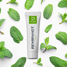 Enjoy the delicious, refreshing peppermint flavor while you polish away years of tough stains