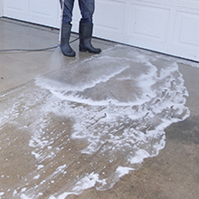 Apply Oxy Solve at a low pressure setting.