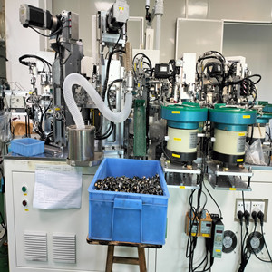Automatic production machine for thermal protection switch