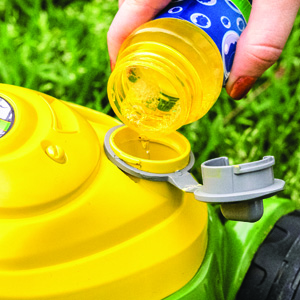 Easy to Use, includes 4oz bubble solutions that is easy to pour