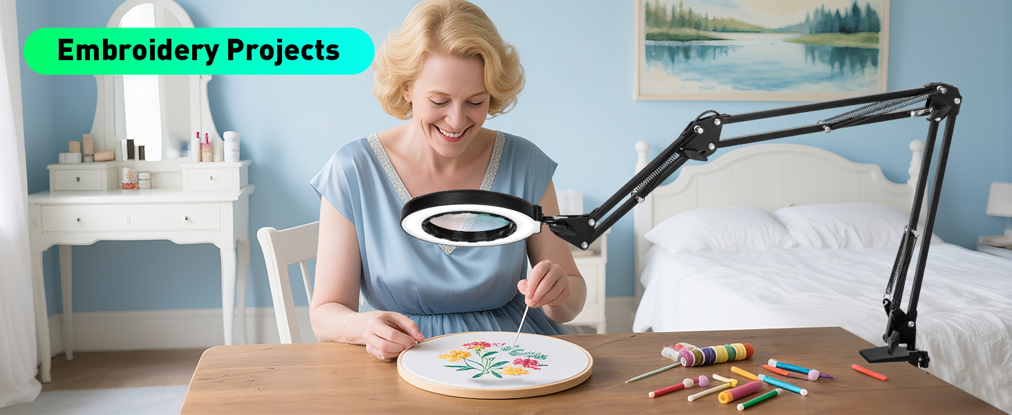 desk light with magnifying glass