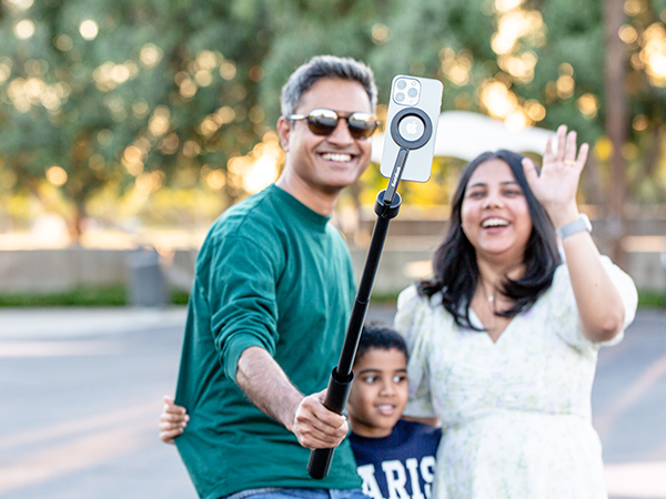 KraftGeek magsafe selfie stick for iphone