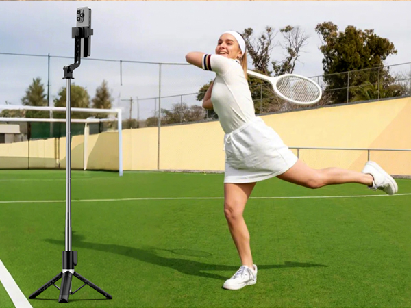 Adjustable selfie stick