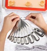 measuring spoons