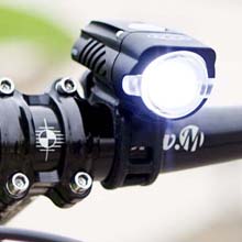 niterider swift 500 front bike light features an integrated strap mount easy instal tool-free