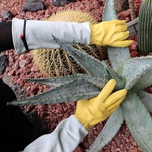 Handling yard work Heavy Cowhide Gauntlet Extra Protection for arm long gardening gloves