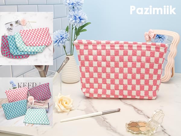 KNIT MAKEUP BAG