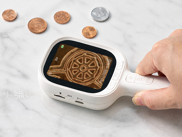 Portable Magnifying Glass