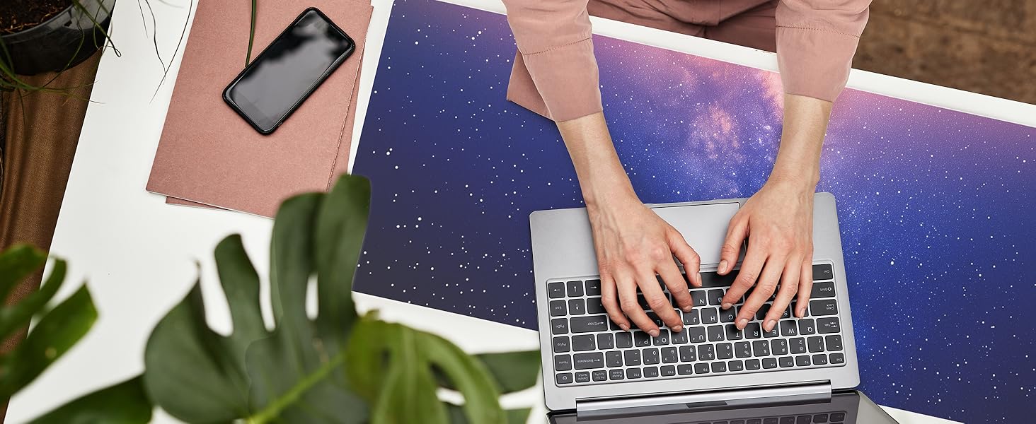 PU Leather Large Mouse Pad - Designed for Comfort and Productivity!