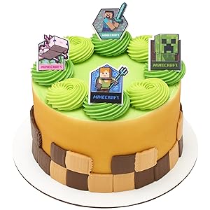 DecoPac Minecraft Assorted Ring on Green and Yellow Cake