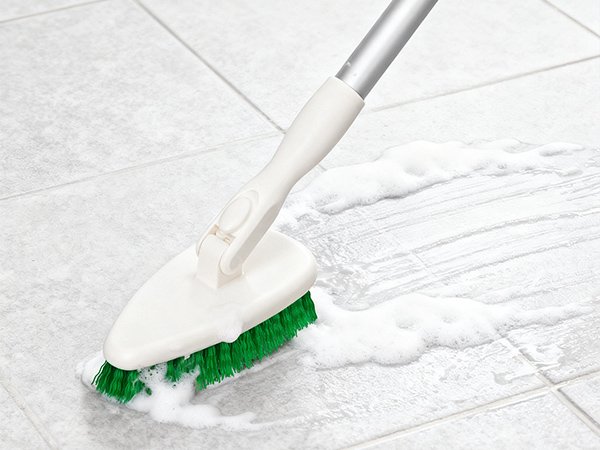 tub brush with long handle