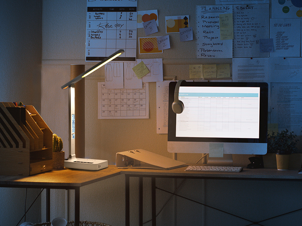 desk lamp with outlet