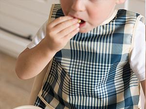 Apron bib easy to clean