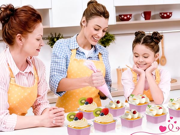 Mini Cake Pans with Lids