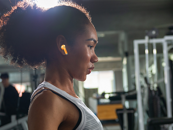 headphones,ear buds,wireless earbuds,bluetooth headphones,wireless headphones,bluetooth earbuds