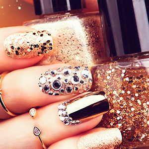 Decorating nails