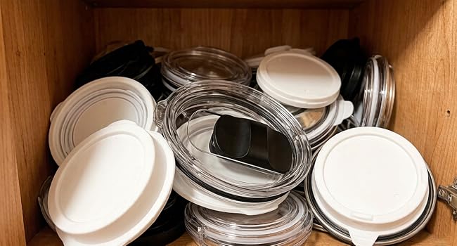 Fits lids with holes over 0.3 inches. An ideal organizer for your Stanley, Yeti and most of lips.