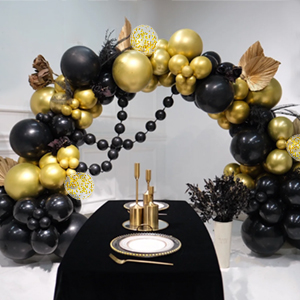 balloon arch black and gold