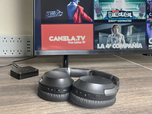Avantree Audicast outputting TV sound to bluetooth headphones.