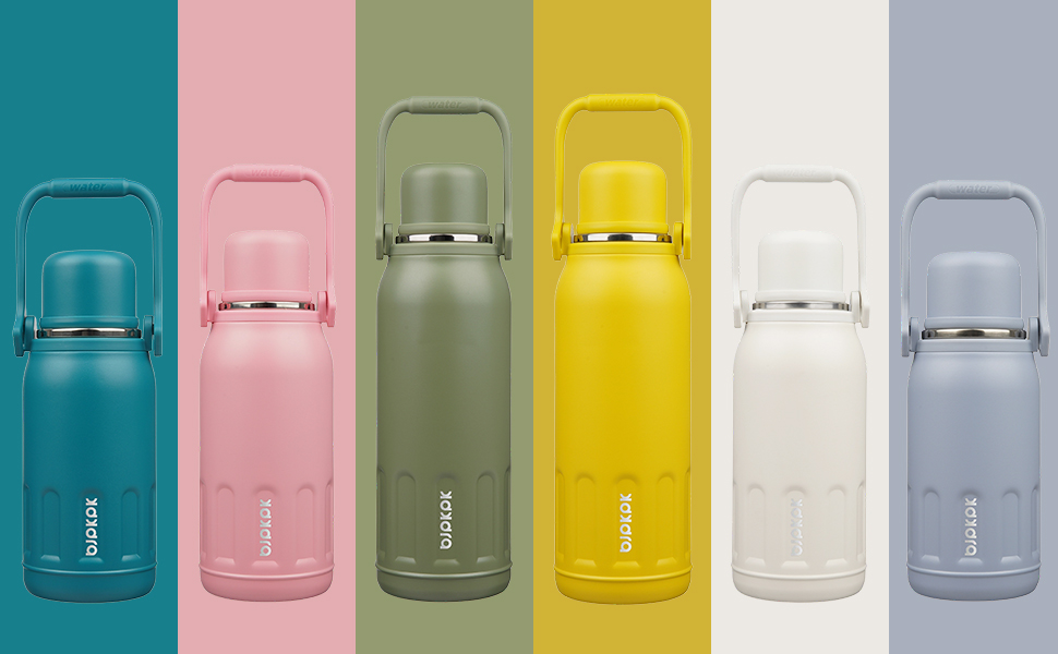 multi colors and sizes water bottles