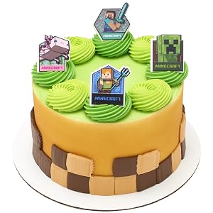 DecoPac Minecraft Assorted Ring on Green and Yellow Cake