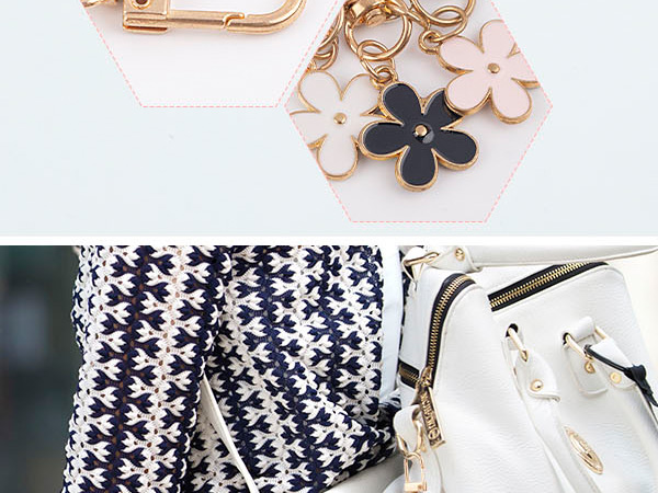 Enamel Daisy Keychains for Handbags