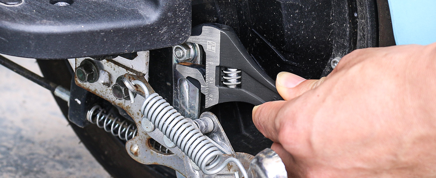 adjustable wrench application