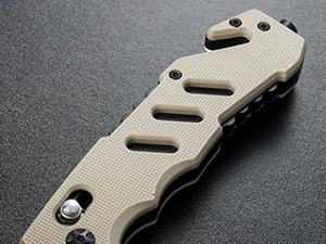 FLISSA Folding Pocket Knife with Glass Breaker and Seatbelt Cutter