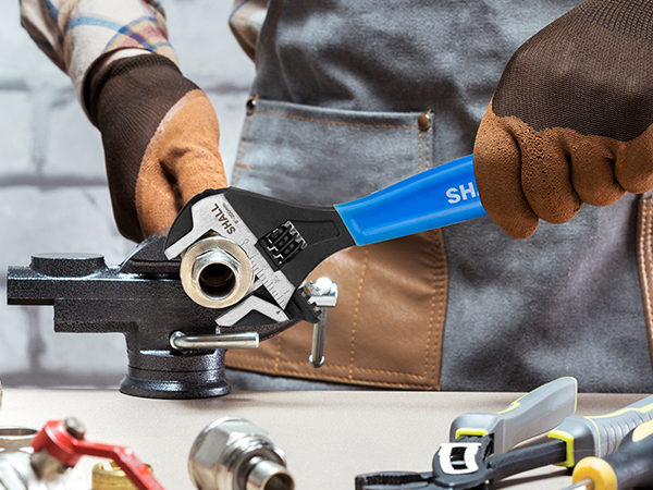 adjustable wrench