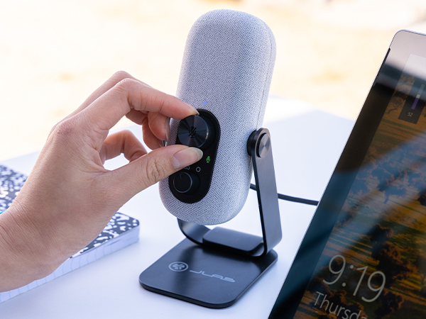 turning down the volume knob on the go talk mic
