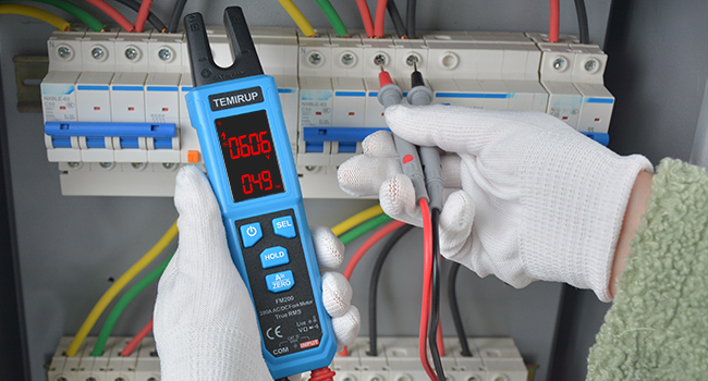 voltage meter