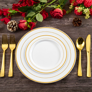 plastic dinnerware